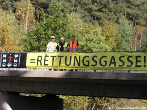 rettungsgasse-hinweis-autobahn