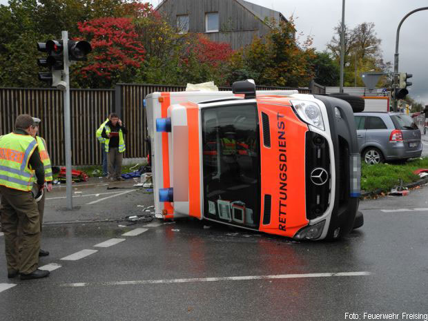 Unfall Rettungswagen Freising