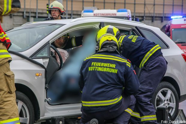 Große Seitenöffnung Verkehrsunfall