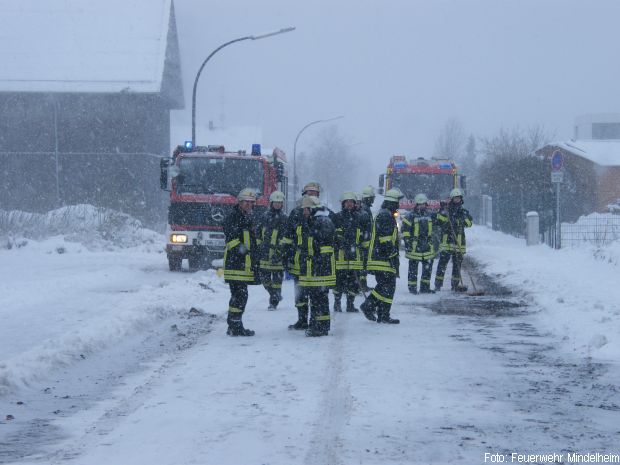 Öl Schnee Feuerwehr