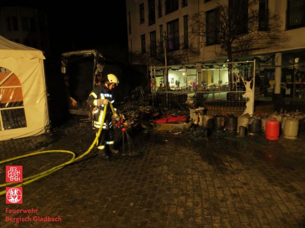 Feuer Weihnachtsmarkt Gasflaschen