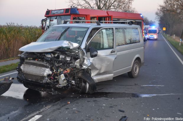 Platz Verkehrsunfall Rettungsdienst