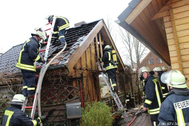 Brand Holzhaus Übergriff