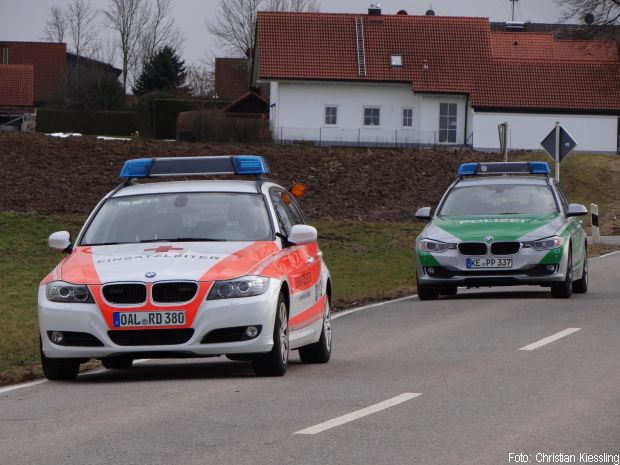 Verkehrsunfall Person eingeklemmt