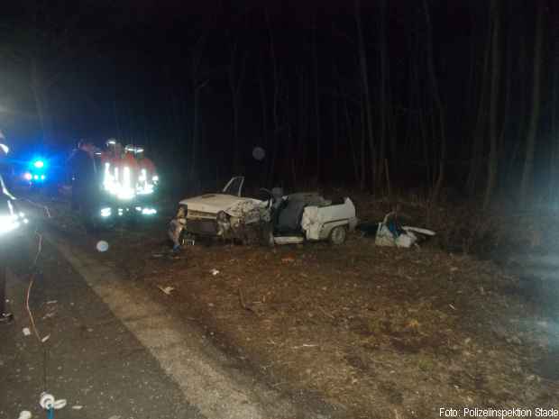 Verkehrsunfall Seitenlage eingeklemmt