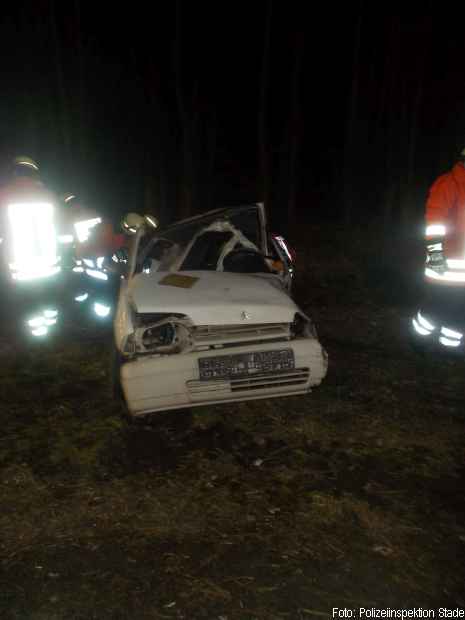 Verkehrsunfall Seitenlage eingeklemmt