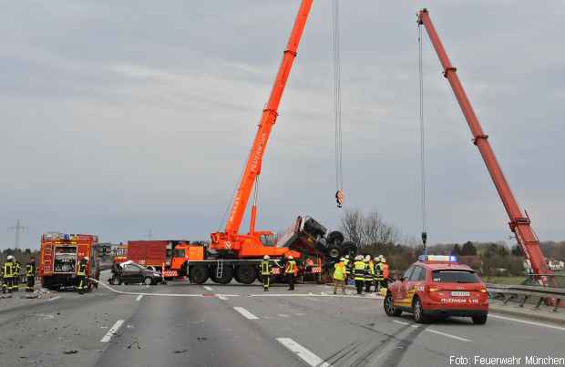 LKW Unfall Feuerwehrkan