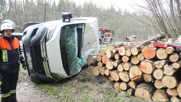 Verkehrsunfall Rettungsplattform Feuerwehr