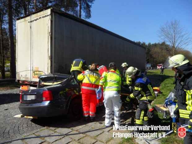 Unterfahrunfall Autobahn LKW